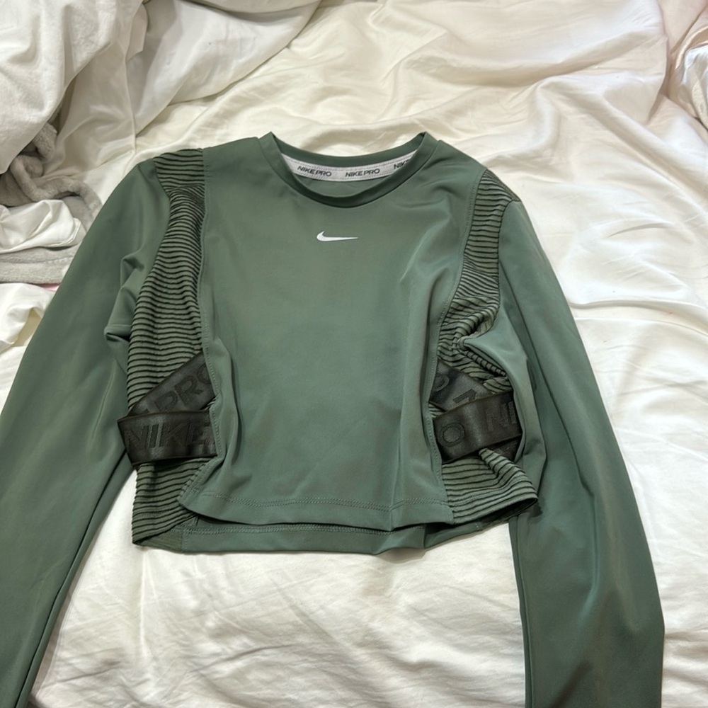 Nike workout top